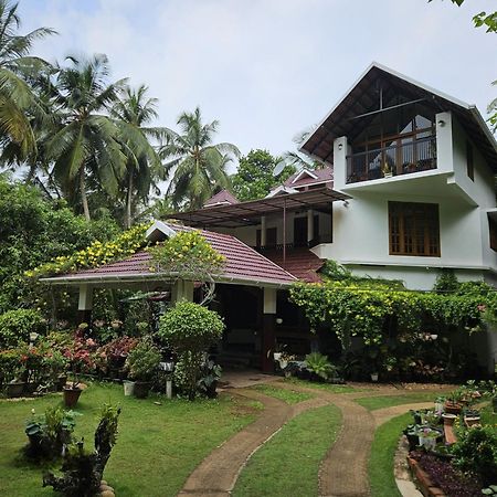 Maleyam Homestay Riverside Kozhikode Luaran gambar