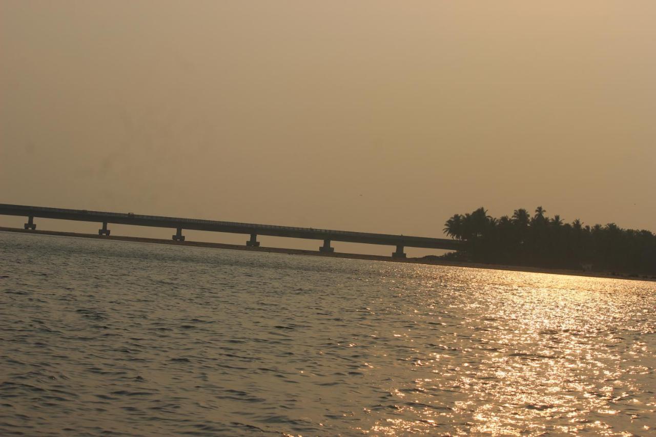 Maleyam Homestay Riverside Kozhikode Luaran gambar